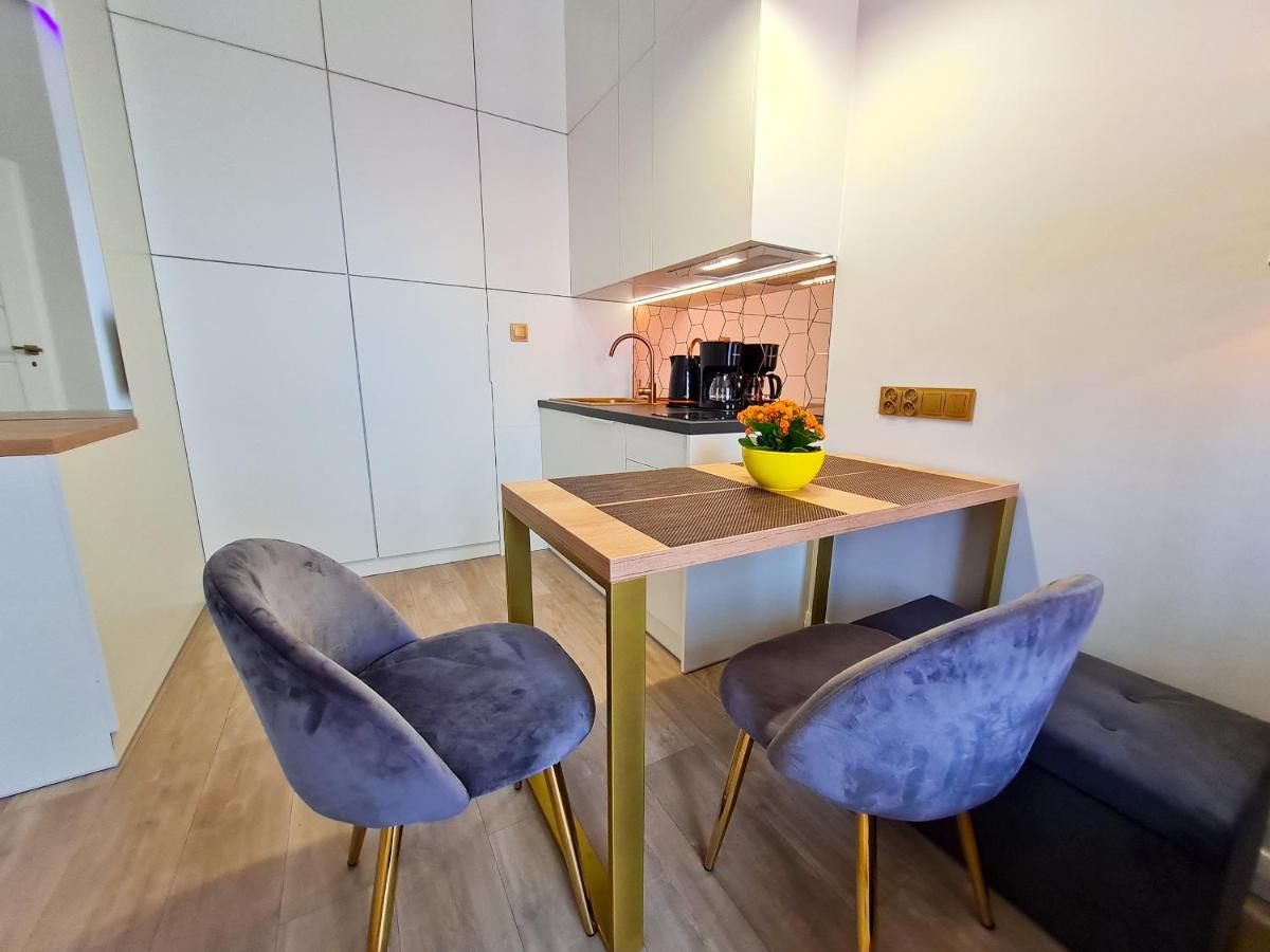 Visit Baltic - Platan Tower Victoria Apartment ชวีโนวิชแจ ภายนอก รูปภาพ