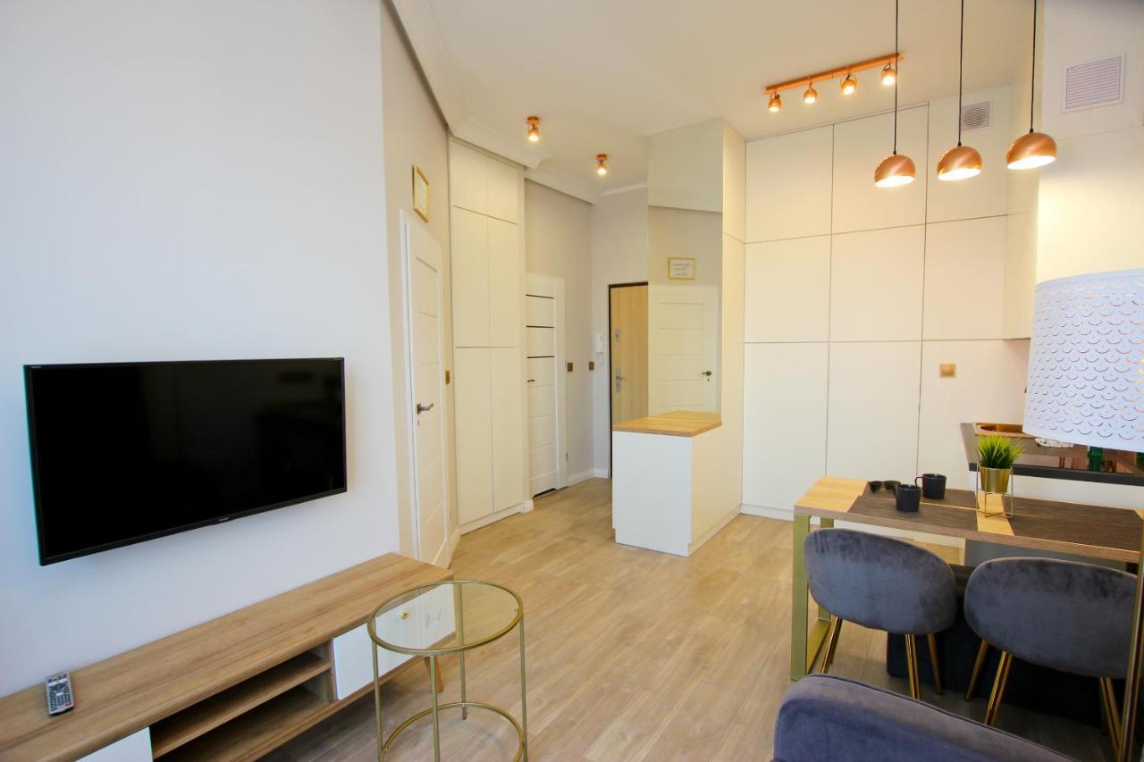 Visit Baltic - Platan Tower Victoria Apartment ชวีโนวิชแจ ภายนอก รูปภาพ