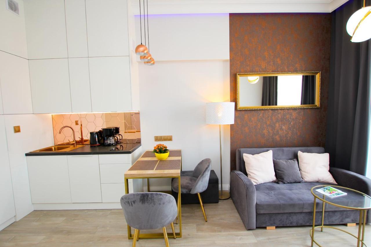 Visit Baltic - Platan Tower Victoria Apartment ชวีโนวิชแจ ภายนอก รูปภาพ